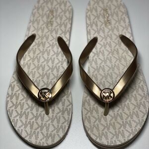Michael Kors Signature Sandal Flip Flop gold size 8
